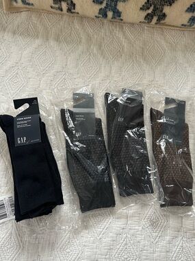 GAP Men’s Crew Socks Bundle - 6 pairs NWT